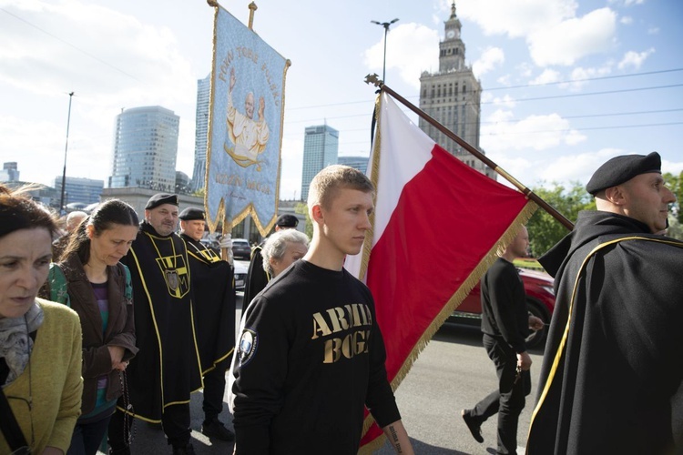 Wielka procesja różańcowa. Za Polskę