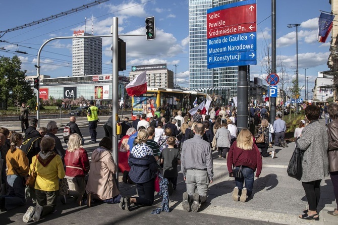 Wielka procesja różańcowa. Za Polskę