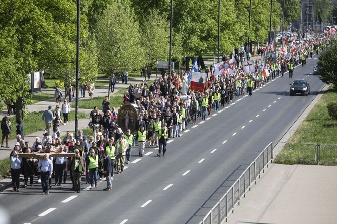 Wielka procesja różańcowa. Za Polskę