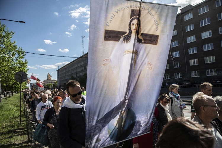 Wielka procesja różańcowa. Za Polskę