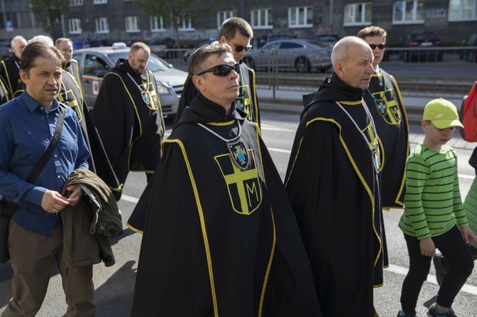 Wielka procesja różańcowa. Za Polskę