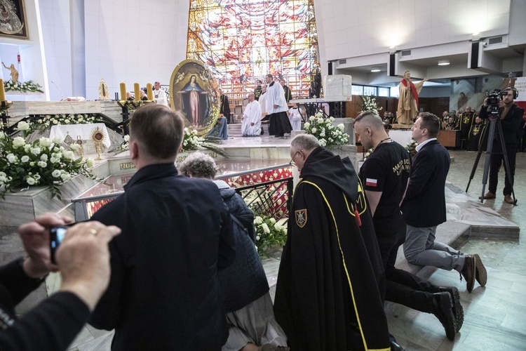 Wielka procesja różańcowa. Za Polskę