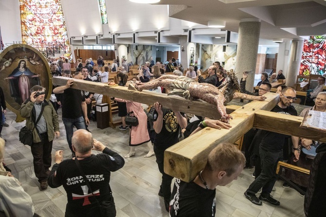 Wielka procesja różańcowa. Za Polskę