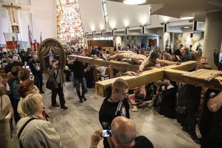 Wielka procesja różańcowa. Za Polskę