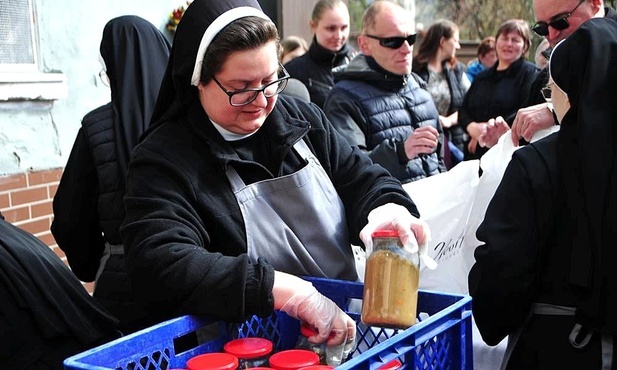"Pierwsze łzy już opadły"