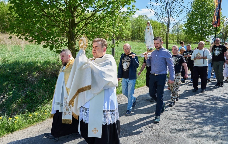 Głuszyca. Procesja pokutna w intencji Polski