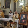 Msza św. rozpoczęła się przyjęciem relikwii bł. Stefana Wyszyńskiego.