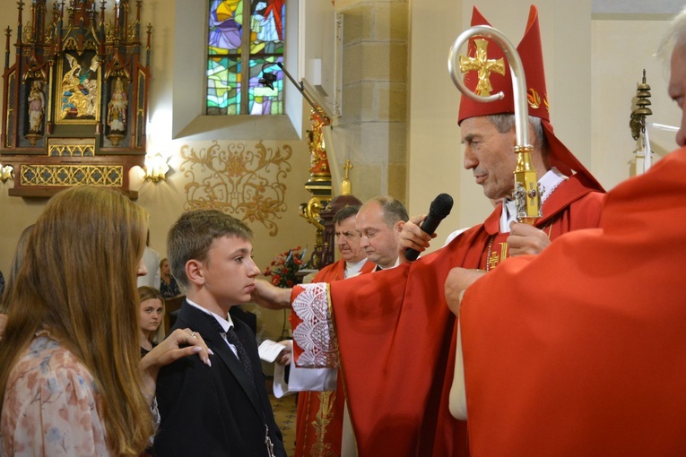 Bierzmowanie w Łużnej 2022