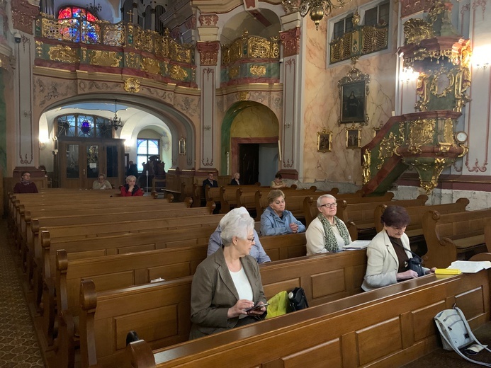 Świdnica. Czytają Pismo Święte