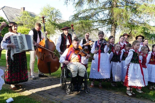 Dziękczynny koncert "Małego Haśnika" z Żabnicy dla Matki Bożej w Leśnej