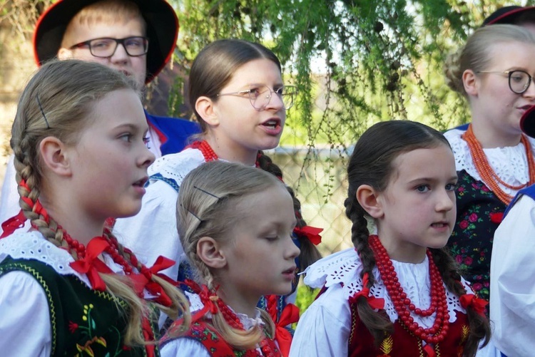 Dziękczynny koncert "Małego Haśnika" z Żabnicy dla Matki Bożej w Leśnej