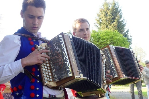 Dziękczynny koncert "Małego Haśnika" z Żabnicy dla Matki Bożej w Leśnej