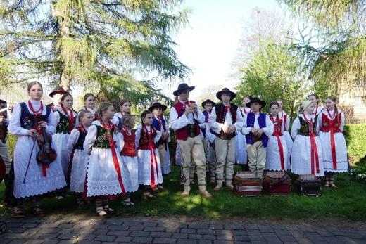 Dziękczynny koncert "Małego Haśnika" z Żabnicy dla Matki Bożej w Leśnej