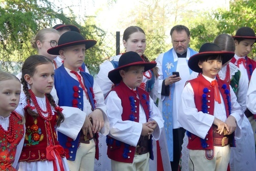 Dziękczynny koncert "Małego Haśnika" z Żabnicy dla Matki Bożej w Leśnej