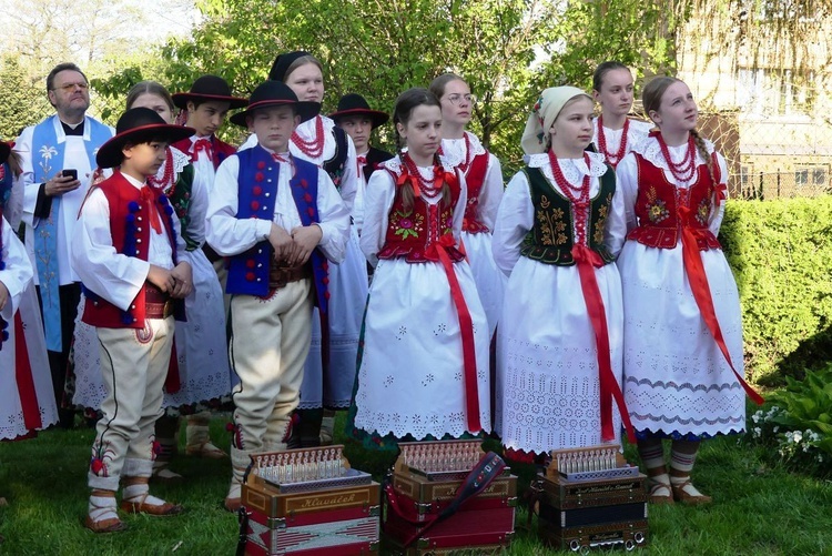 Dziękczynny koncert "Małego Haśnika" z Żabnicy dla Matki Bożej w Leśnej