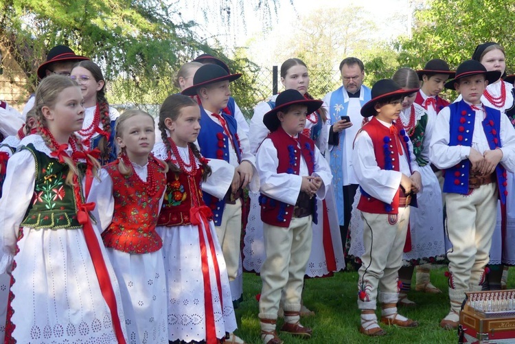 Dziękczynny koncert "Małego Haśnika" z Żabnicy dla Matki Bożej w Leśnej