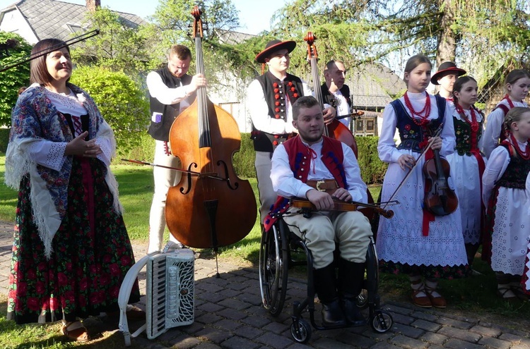 Dziękczynny koncert "Małego Haśnika" z Żabnicy dla Matki Bożej w Leśnej