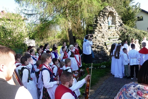 Dziękczynny koncert "Małego Haśnika" z Żabnicy dla Matki Bożej w Leśnej