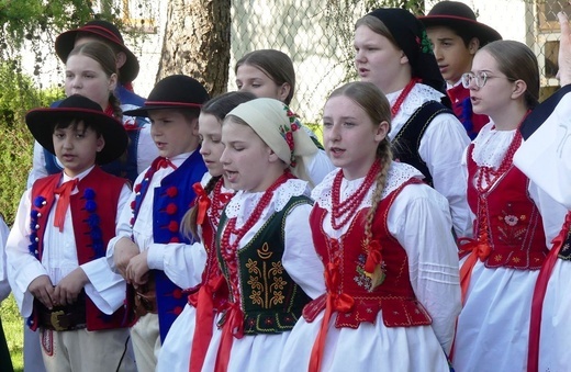 Dziękczynny koncert "Małego Haśnika" z Żabnicy dla Matki Bożej w Leśnej