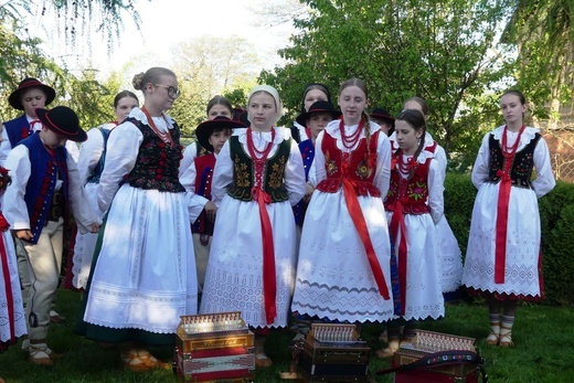 Dziękczynny koncert "Małego Haśnika" z Żabnicy dla Matki Bożej w Leśnej