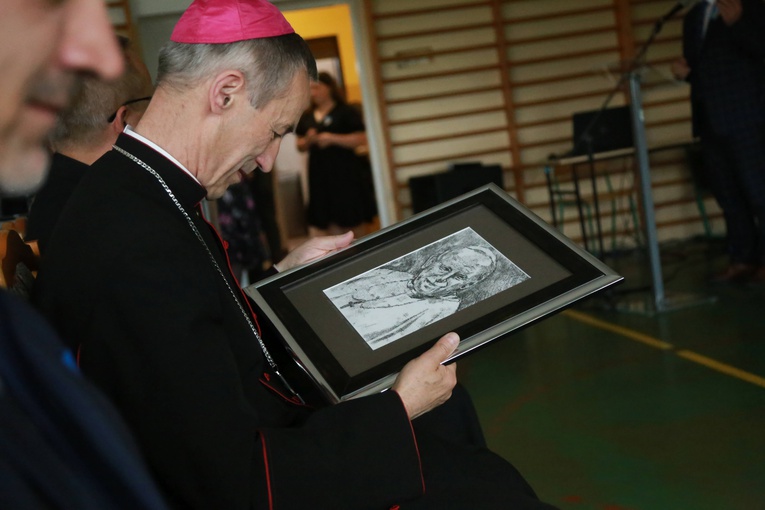 Rozstrzygnięcie papieskiego konkursu w Zabawie