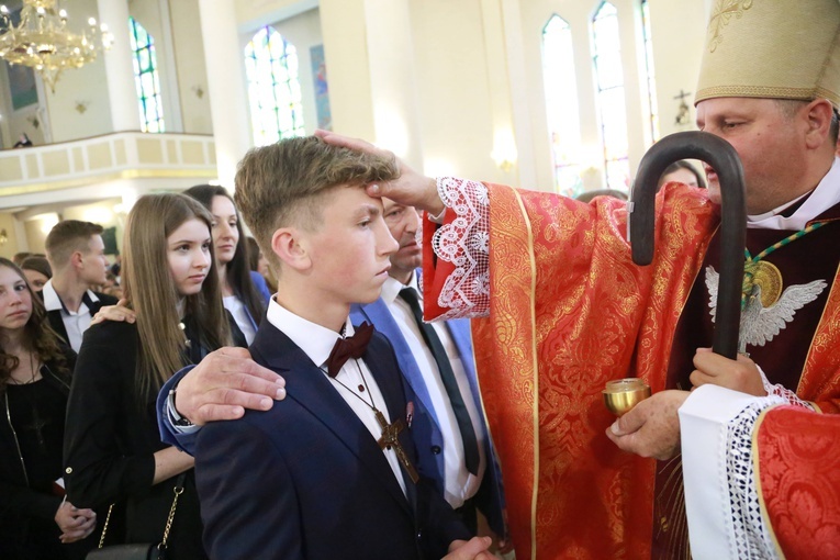 Bierzmowanie w par. MB Anielskiej w Dębicy