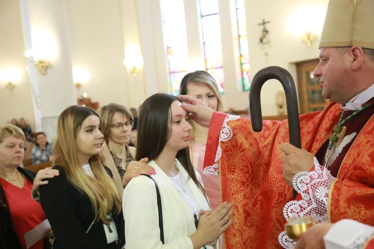 Bierzmowanie w par. MB Anielskiej w Dębicy