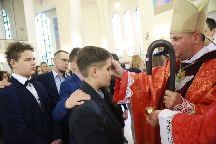 Bierzmowanie w par. MB Anielskiej w Dębicy