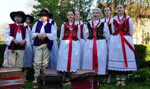 "Mały Haśnik" z Żabnicy przyjechał do Leśnej podziękować Matce Bożej za ocalenie, a ludziom za pomoc.