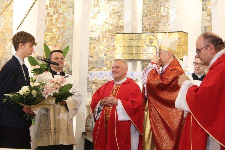 Bierzmowanie u Matki Bożej Fatimskiej w Tarnowie, cz. 1