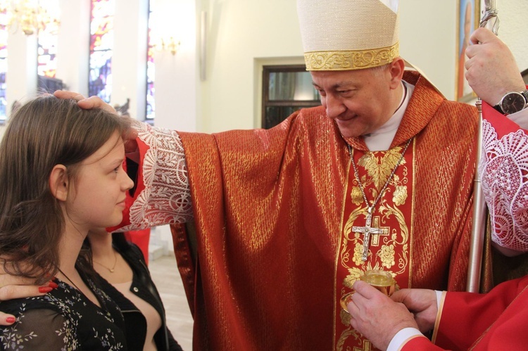 Bierzmowanie u Matki Bożej Fatimskiej w Tarnowie, cz. 1