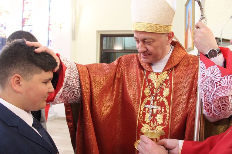 Bierzmowanie u Matki Bożej Fatimskiej w Tarnowie, cz. 1