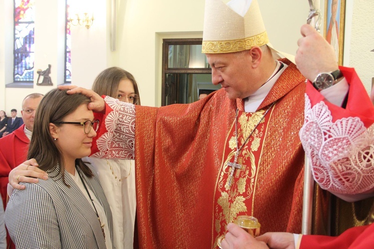 Bierzmowanie u Matki Bożej Fatimskiej w Tarnowie, cz. 1