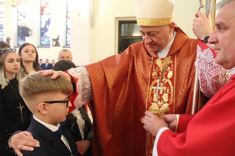 Bierzmowanie u Matki Bożej Fatimskiej w Tarnowie, cz. 1