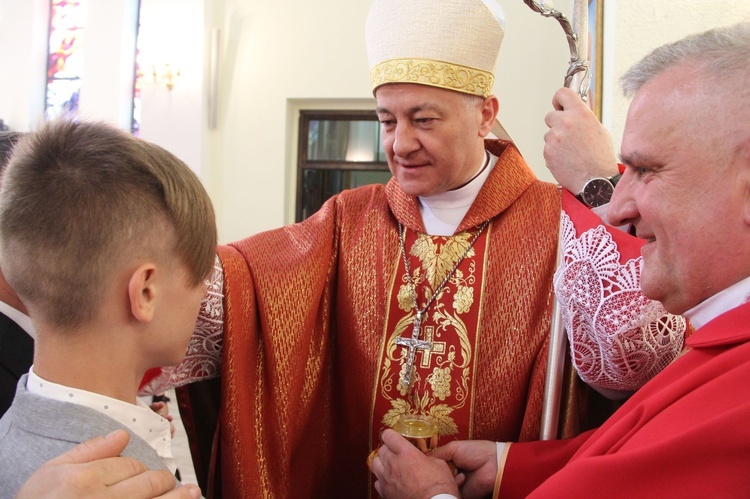 Bierzmowanie u Matki Bożej Fatimskiej w Tarnowie, cz. 1