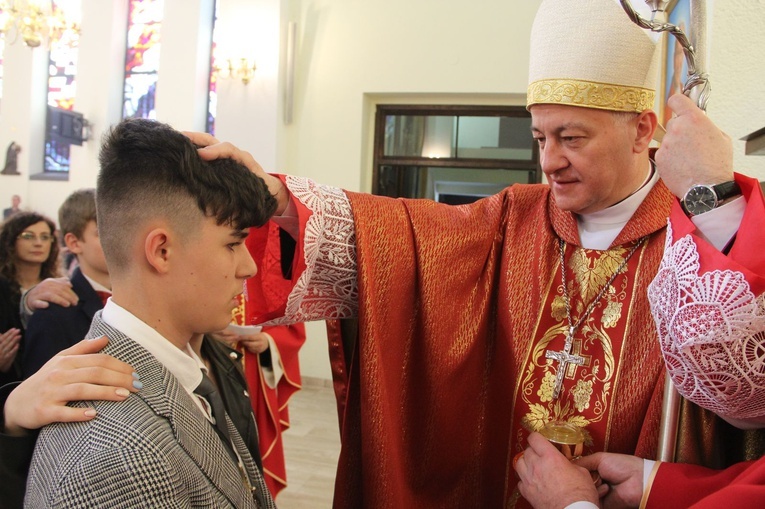 Bierzmowanie u Matki Bożej Fatimskiej w Tarnowie, cz. 1
