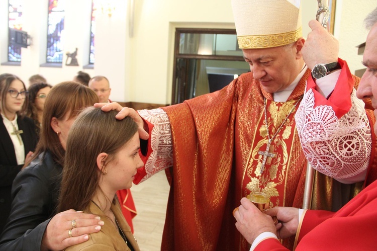 Bierzmowanie u Matki Bożej Fatimskiej w Tarnowie, cz. 1