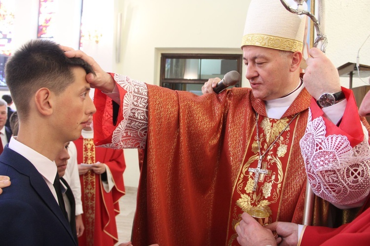 Bierzmowanie u Matki Bożej Fatimskiej w Tarnowie, cz. 1