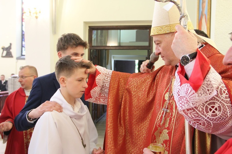 Bierzmowanie u Matki Bożej Fatimskiej w Tarnowie, cz. 1