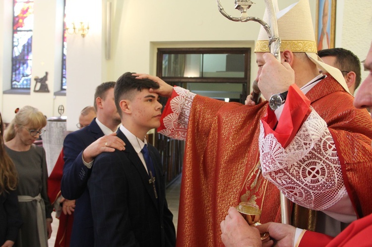 Bierzmowanie u Matki Bożej Fatimskiej w Tarnowie, cz. 1