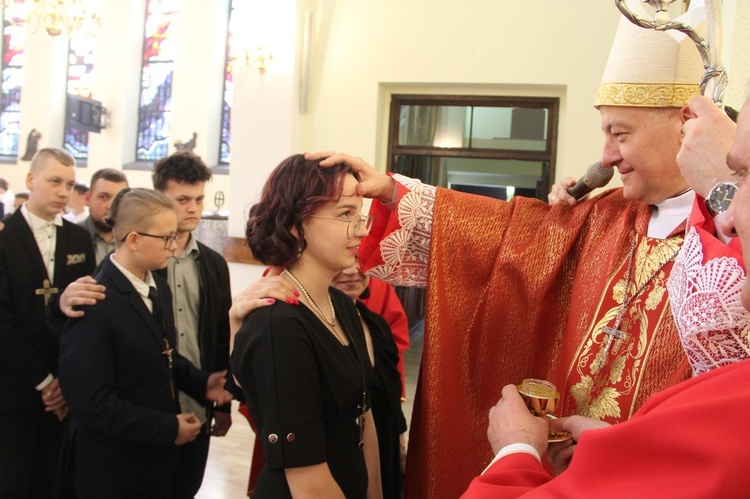 Bierzmowanie u Matki Bożej Fatimskiej w Tarnowie, cz. 1