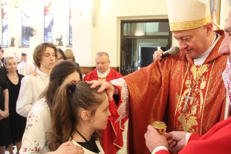 Bierzmowanie u Matki Bożej Fatimskiej w Tarnowie, cz. 1