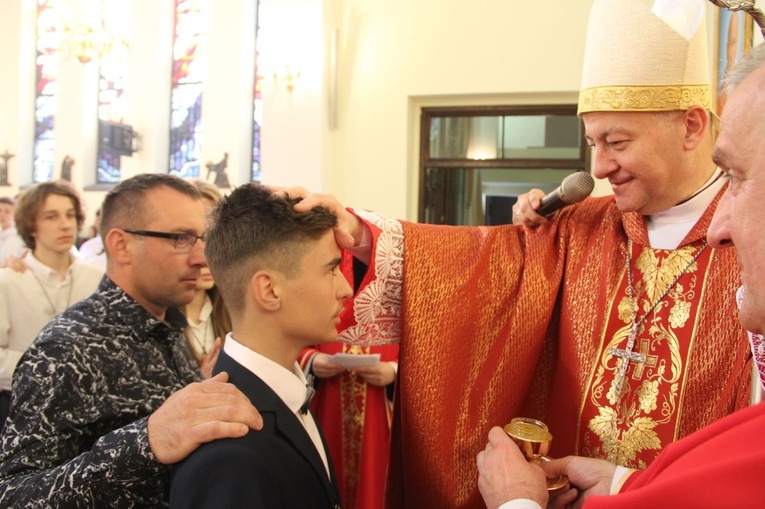 Bierzmowanie u Matki Bożej Fatimskiej w Tarnowie, cz. 1