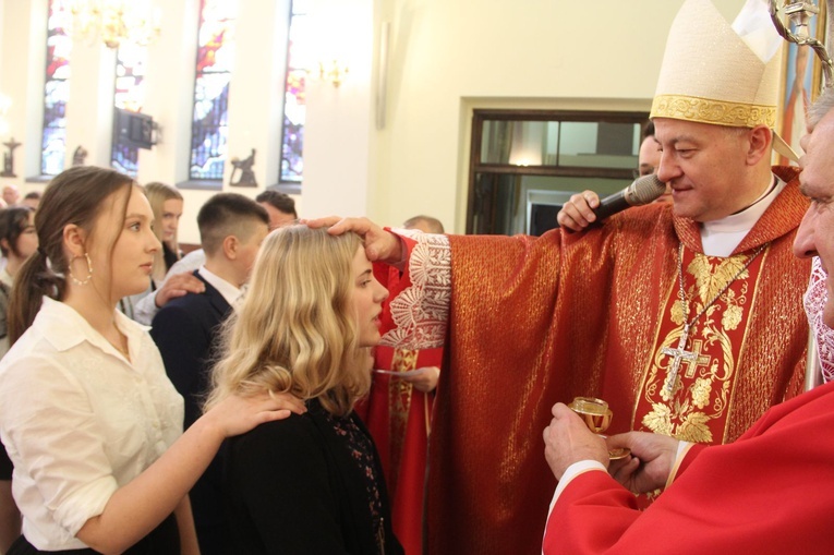 Bierzmowanie u Matki Bożej Fatimskiej w Tarnowie, cz. 1