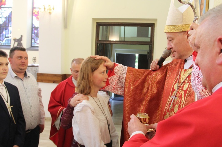 Bierzmowanie u Matki Bożej Fatimskiej w Tarnowie, cz. 1