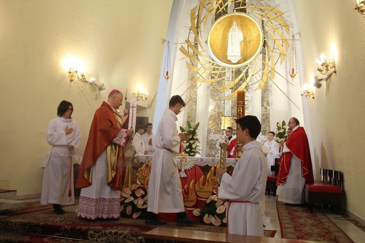 Bierzmowanie u Matki Bożej Fatimskiej w Tarnowie, cz. 1