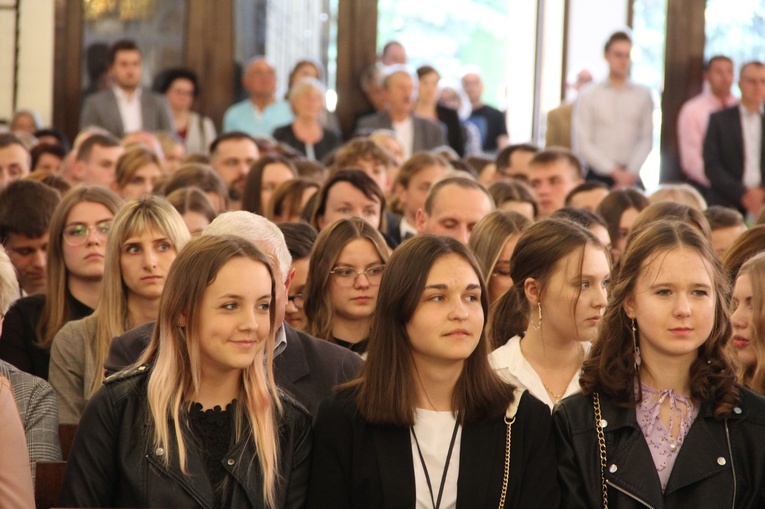 Bierzmowanie u Matki Bożej Fatimskiej w Tarnowie, cz. 1