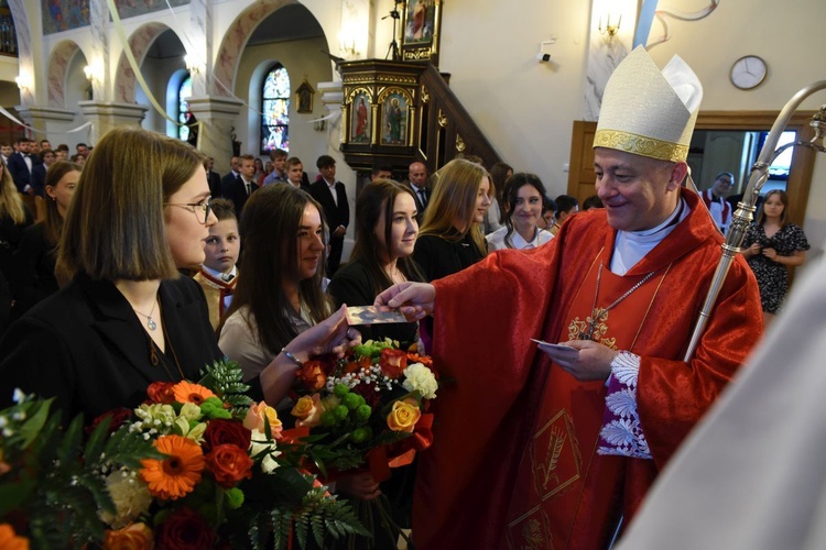 Bierzmowanie w Mędrzechowie