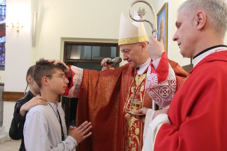 Bierzmowanie u Matki Bożej Fatimskiej w Tarnowie, cz. 2