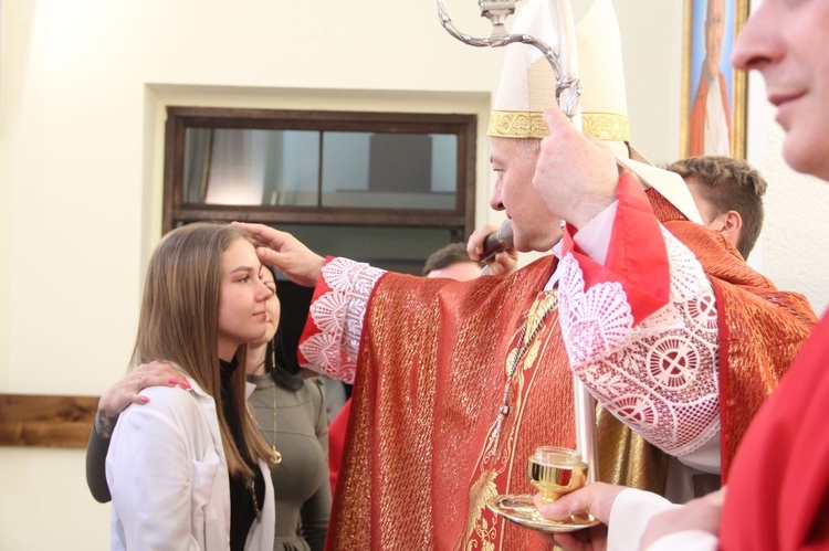 Bierzmowanie u Matki Bożej Fatimskiej w Tarnowie, cz. 2